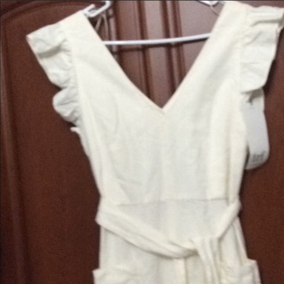 New Zara linen white dress with butterfly shoulder - Picture 7 of 10